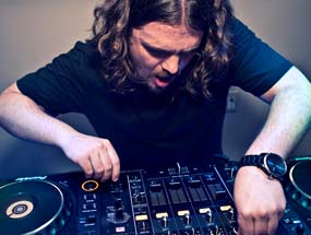 Booking Tommy Trash